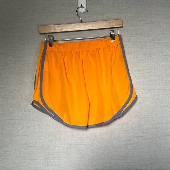 Nike NWT Running 3 Inch Dri-Fit Icon Tempo Womens Size Small Shorts DX0177-717 - Picture 3 of 9